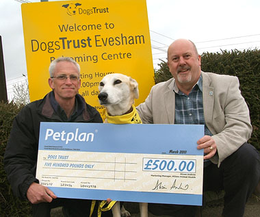 Chris Slight, Branch Manager of Dogs Trust Evesham with Petplan Business Developer Melvyn Wilkins
