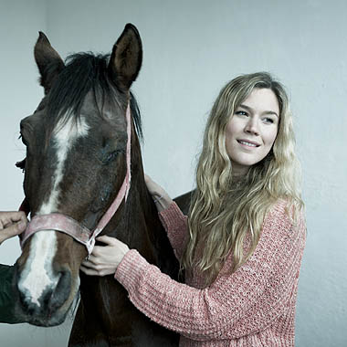 Joss Stone next to horse