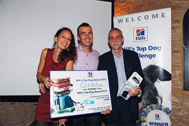 From left to right: Pilar Portero receives the first prize on behalf of Cordoba University Veterinary School in Spain,Carlos Cuenca from Cordoba University Veterinary School in Spain, Dr. Juan Carlos Gimenez from Hill’s Pet Nutrition, Spain.