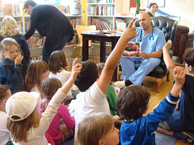 Marc the vet giving one of his animal welfare talks to children (Pic: The Book Nook, Hove)