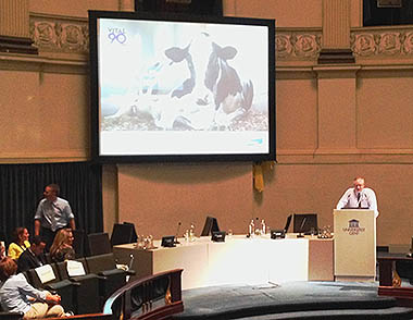 Dr Overton speaking at the National Mastitis Council