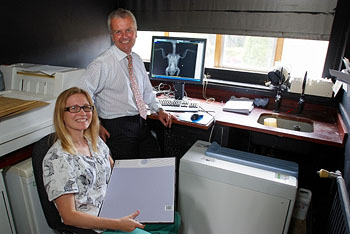 Shown here at the veterinary centre, Bristol Zoo Gardens, following a discussion of the monitor image of a Parakeet after clinical evaluation, are Sharon Redrobe (Head of Veterinary Services) and Cliff Baron (Konica Minolta). Now installed as part of the zoo’s animal healthcare facilities are a Konica Minolta ‘Regius’ 110 CR System and ‘Image Pilot’ Software workstation.