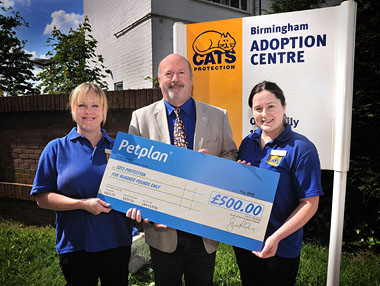 L-R Amanda Stuart (Cats Protection), Melvin Wilkins (Petplan), Laura Middlemast (Cats Protection)