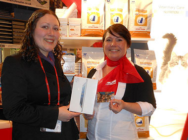 Sian Williams iPad Mini Winner presented with her prize