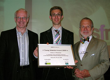 Jonas Wensman, laureate of the 2009 ABCD & Merial Young Scientist Award, flanked by Jean-Christophe Thibault from Merial (left) and Marian Horzinek from the ABCD (right)