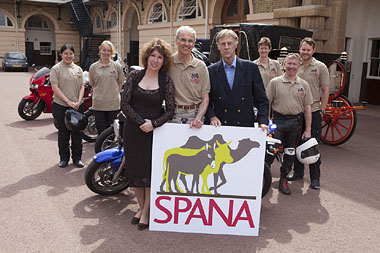 Horsepower bike team: Professor Derek Knottenbelt, Sanne Wilmink, Dr Caroline Hahn, Dr Josh Slater, Dr Micheal Hewetson and Miss Yukiko Sasada with Sir Ranulph Fiennes