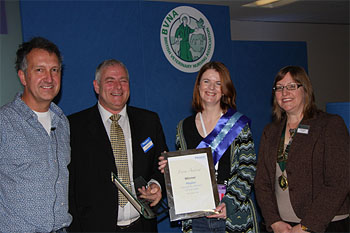 Petplan PIA 2009 (L-R) Zoologist & Wildlife photographer Mark Carwardine, Petplan Business Developer Howard Brown, PIA Winner Fiona Andrew and (Former) Senior Vice President of BNVA, Bonny Millar