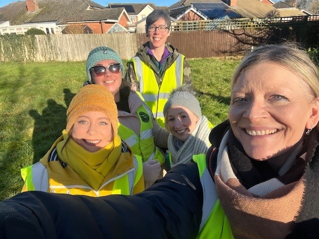 Caitrina Oakes, Country Manager UK & Ireland,  alongside the volunteering team from the Buckingham Canal Trust