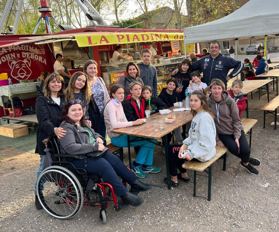 Barbara Sortini, co-founder and clinical director of the Ospedale degli Animali di Ferrara, with the Ukrainian family given refuge by VetPartners Italy.