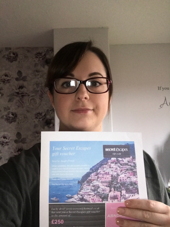 RVN Lauren Bray with her prize of a holiday voucher