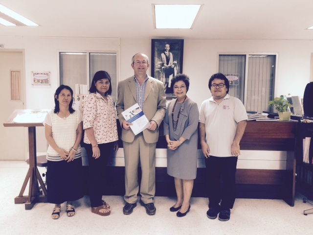 left to right) Ms Karoon Senchu, Head of Library and Information Centre at the Faculty of Veterinary Science at Chulalongkorn University, Dr G Mark Johnston, Vetstream, Dr Achariya Sailasuta, FAVA Secretary General and Associate Professor at the Faculty o