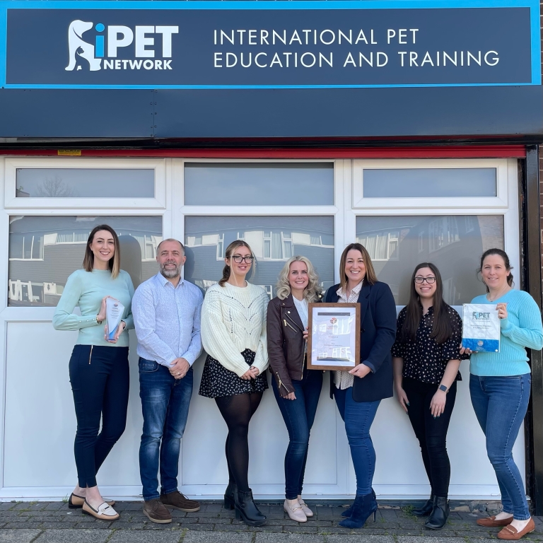 The iPET Network team