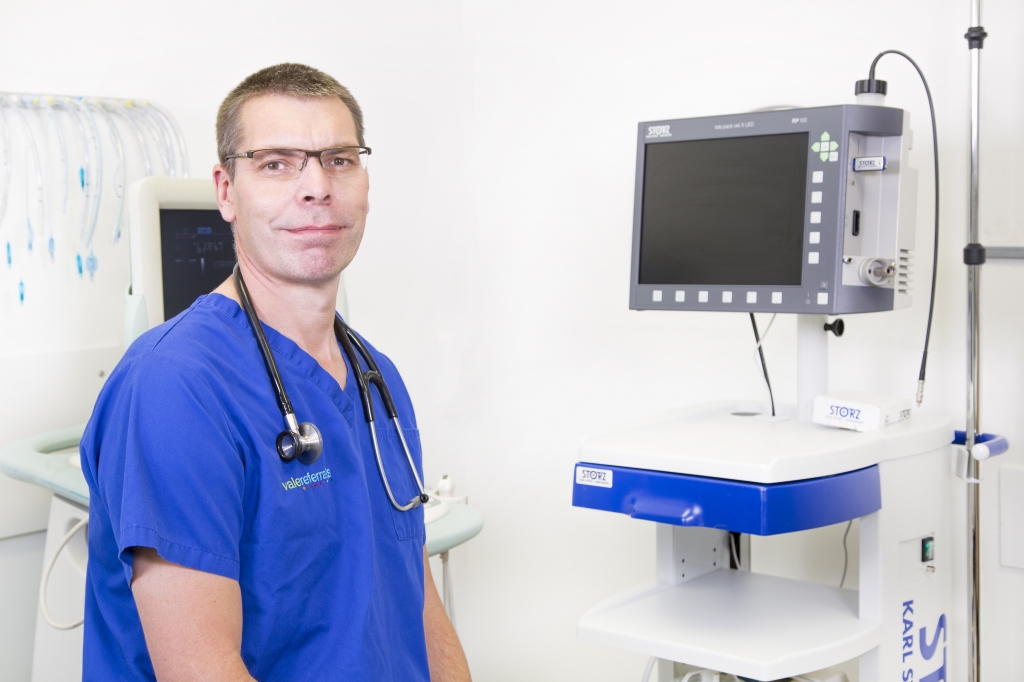 Alasdair Hotston Moore - Referral Surgeon, Vale Referrals