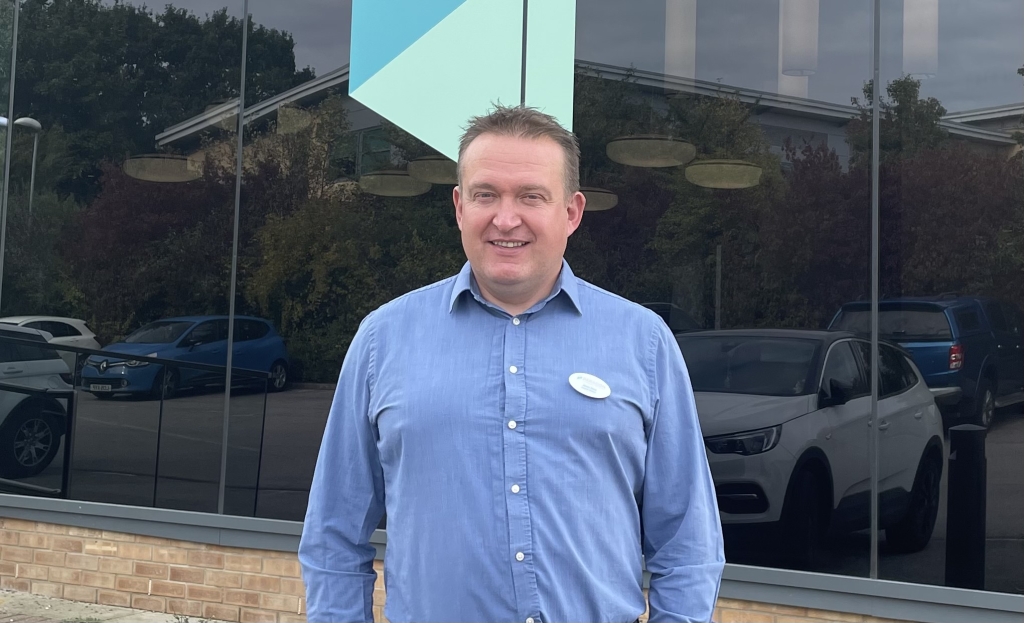 James Stout has joined Linnaeus-owned Paragon Veterinary Referrals in the newly-created role of hospital director.