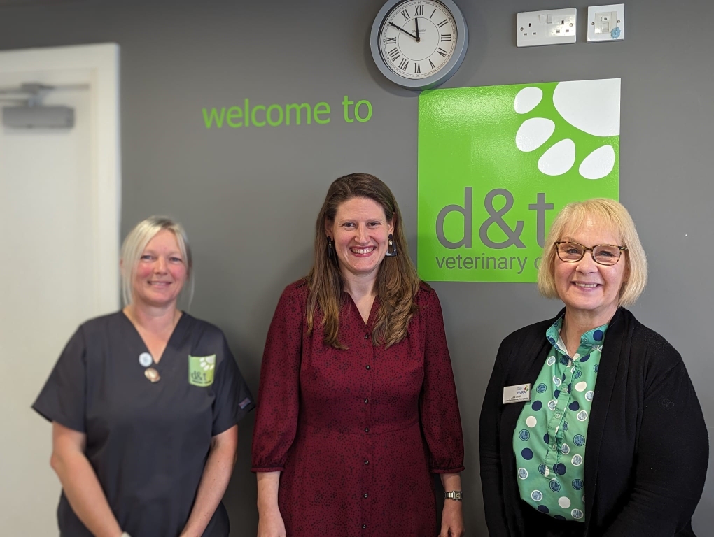 From left to right, Jo Waldron, lead nurse at D&T, Theo Clarke MP and accredited veterinary receptionist Julie Smith. 