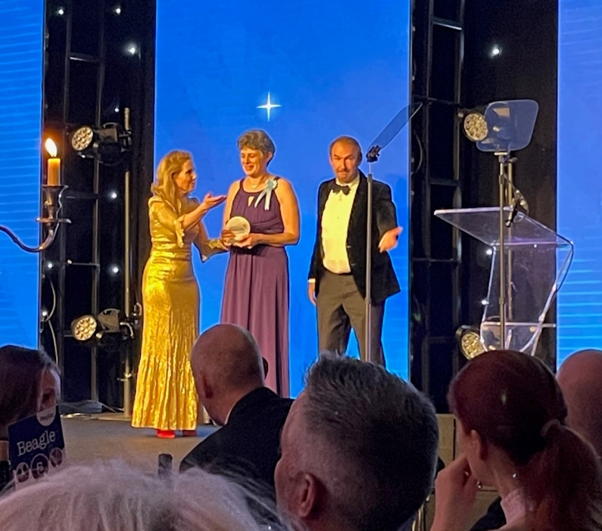 Clare Rusbridge, senior neurologist at Linnaeus-owned Wear Referrals in County Durham and a Professor at the University of Surrey, has been presented with the coveted Petplan Charitable Trust Scientific Award. 