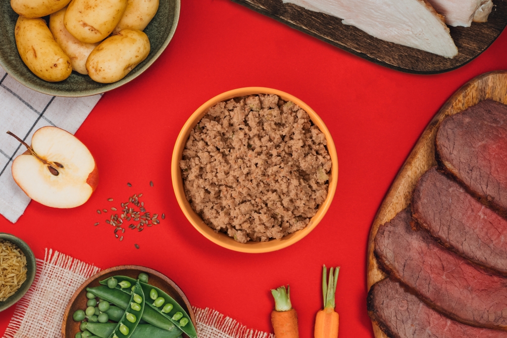 Overhead view of food in bowl and it&#39;s constituent ingredients