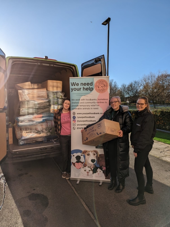Burgess Pet Care spreads some festive cheer by donating £1800 worth of